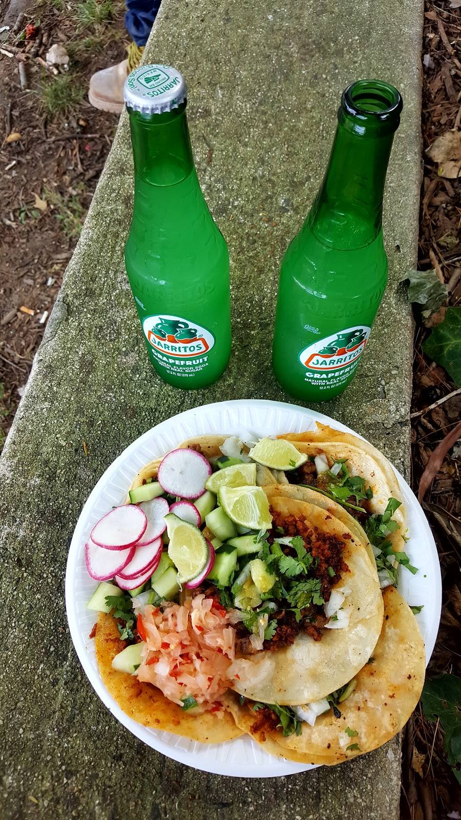 Taco El Chilango | restaurant | 1716-1728 14th St N, Arlington, VA 22209, USA | 5712360355 OR +1 571-236-0355