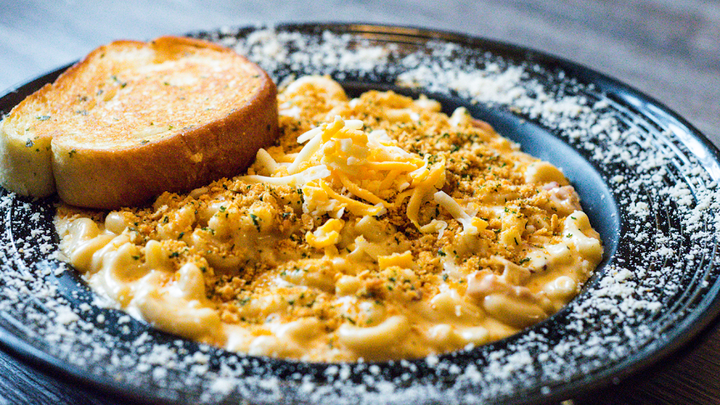 Black & White Grille | restaurant | 206 N Spencer Rd, Spencer, MA 01562, USA | 5088855018 OR +1 508-885-5018