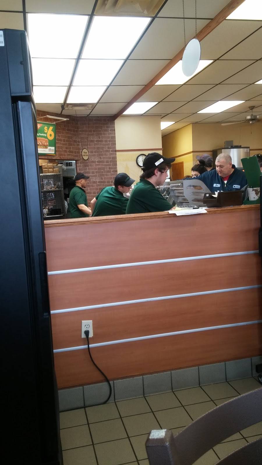Subway | restaurant | 2125 Edsel Ln NW, Corydon, IN 47112, USA | 8127388484 OR +1 812-738-8484