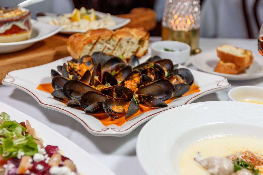 Martins Tavern, Est 1933 | restaurant | 1264 Wisconsin Ave NW, Washington, DC 20007, USA | 2023337370 OR +1 202-333-7370