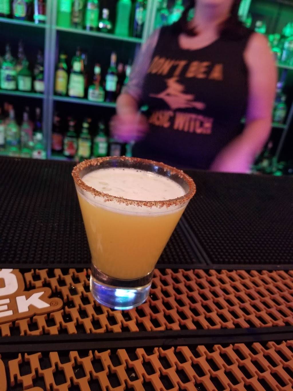 Vault 31 Bar | restaurant | 316 SE 123rd Ave D4, Vancouver, WA 98683, USA | 3608288980 OR +1 360-828-8980