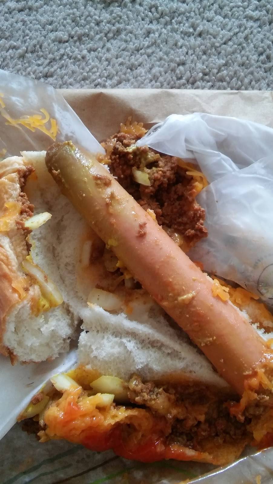 Central Hot Dog | restaurant | 626 Front St, Toledo, OH 43605, USA | 4196983719 OR +1 419-698-3719