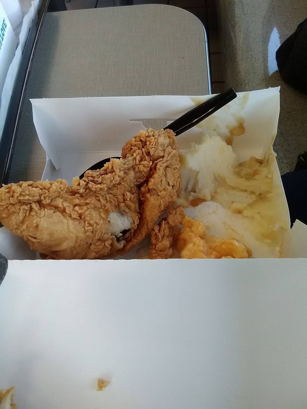 Churchs Chicken | restaurant | 2910 Westlane Rd, Indianapolis, IN 46268, USA | 3172974064 OR +1 317-297-4064