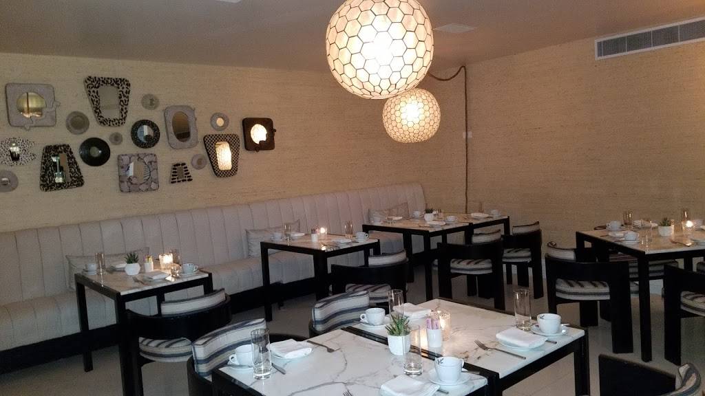 Chi Chi | restaurant | 415 S Belardo Rd, Palm Springs, CA 92262, USA | 7603183005 OR +1 760-318-3005