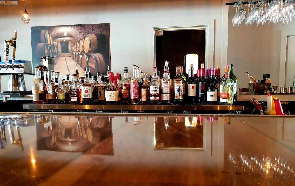 The Rusty Lyon | restaurant | 923 Broadway, Dunedin, FL 34698, USA | 7273030750 OR +1 727-303-0750