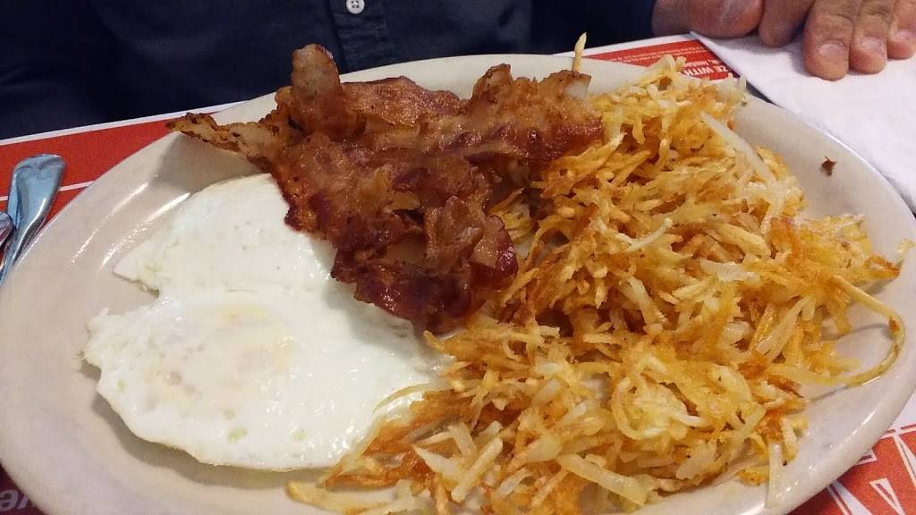 BIG BOY | restaurant | 4950 Wilson Ave SW, Wyoming, MI 49418, USA | 6165300004 OR +1 616-530-0004