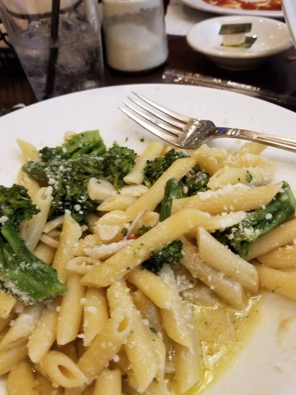 Alitalia Pizzeria & Restaurant | restaurant | 999 Montauk Hwy, West Babylon, NY 11704, USA | 6315874394 OR +1 631-587-4394