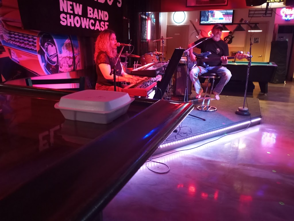 Eldorados Bar Food & Spirits | restaurant | 4968 N High St, Columbus, OH 43214, USA | 6147850030 OR +1 614-785-0030