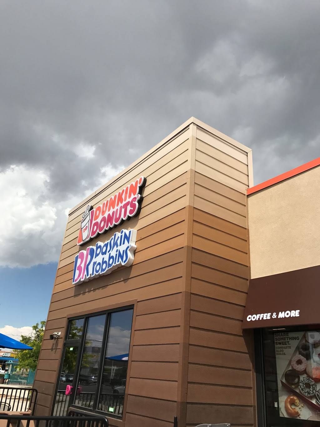 Dunkin | bakery | 5502 4th St NW, Albuquerque, NM 87107, USA | 5053453723 OR +1 505-345-3723
