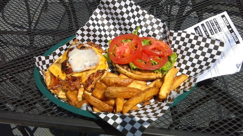 3rd Deck Burger Bar | restaurant | 151 Riverfront Pkwy, Chattanooga, TN 37402, USA | 4232664488 OR +1 423-266-4488