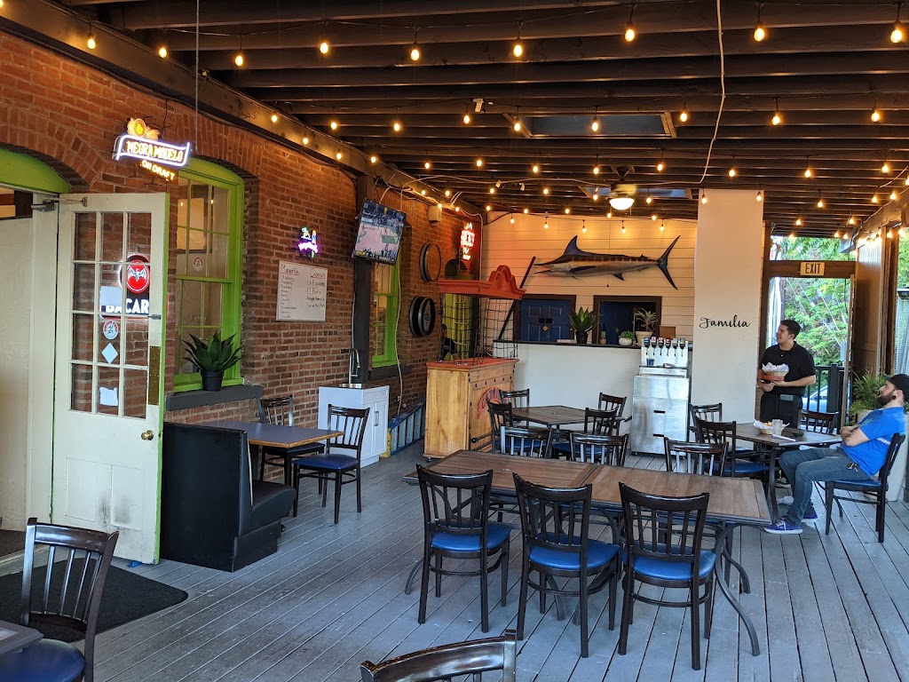 La Fiesta Mexican Restaurant | restaurant | 150 S Oregon St, Jacksonville, OR 97530, USA | 5418994450 OR +1 541-899-4450