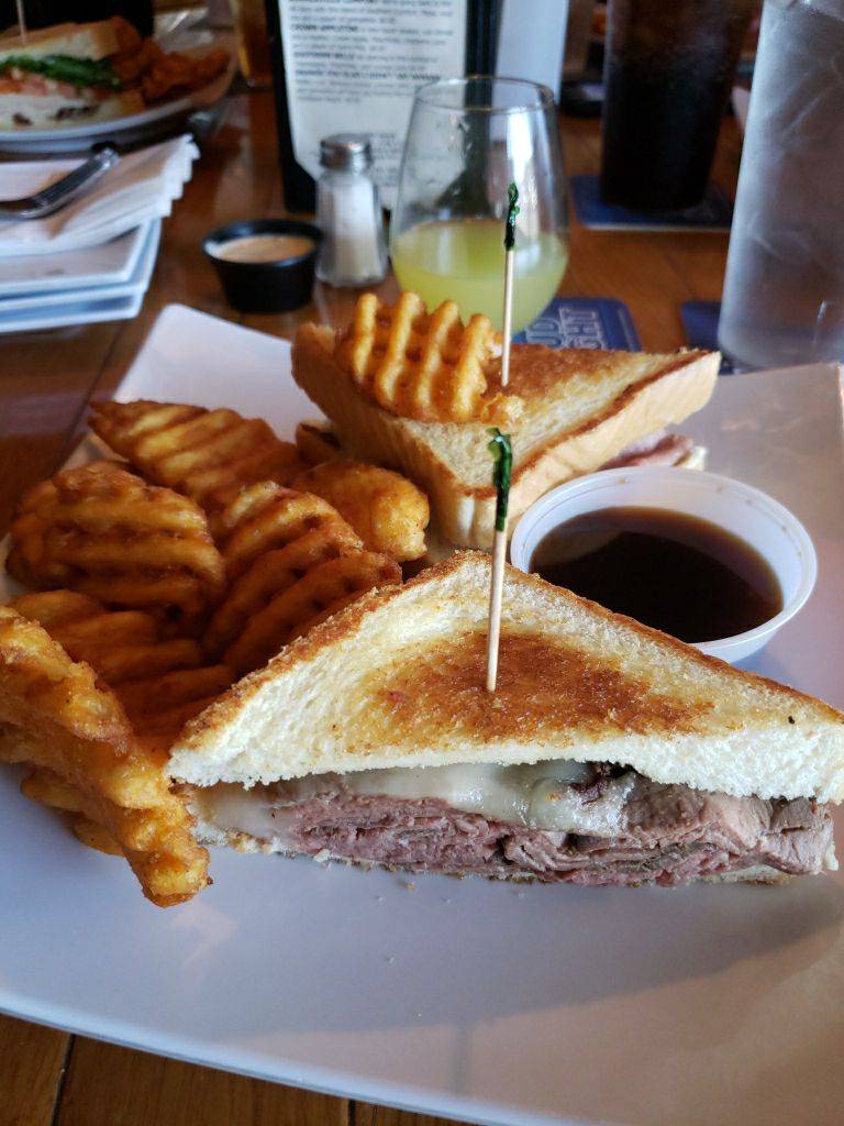 Dog & Duck of Summerville, LLC | restaurant | 1580 Old Trolley Rd, Summerville, SC 29485, USA | 8438213056 OR +1 843-821-3056