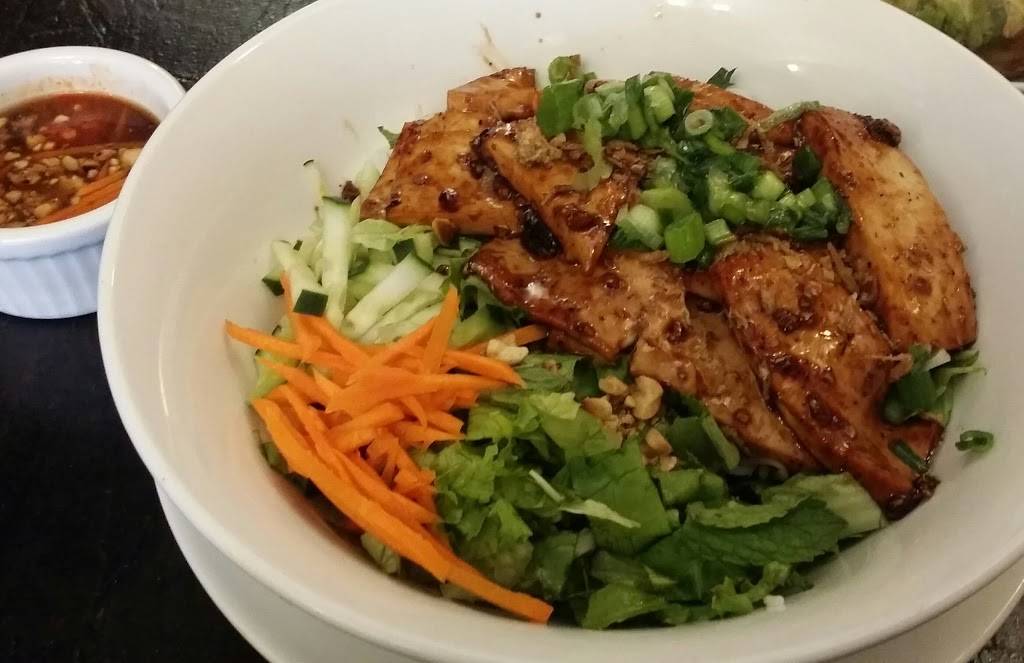 Saigon Avenue | restaurant | 110 E Lemon Ave, Monrovia, CA 91016, USA | 6264713588 OR +1 626-471-3588