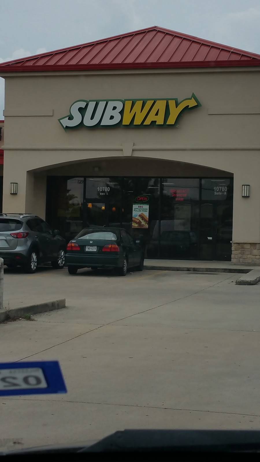 Subway | restaurant | 10780 Westview Dr #A, Houston, TX 77043, USA | 7139320077 OR +1 713-932-0077