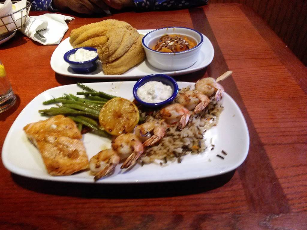 Red Lobster | restaurant | 5774 N Wayne Rd, Westland, MI 48185, USA | 7343267655 OR +1 734-326-7655