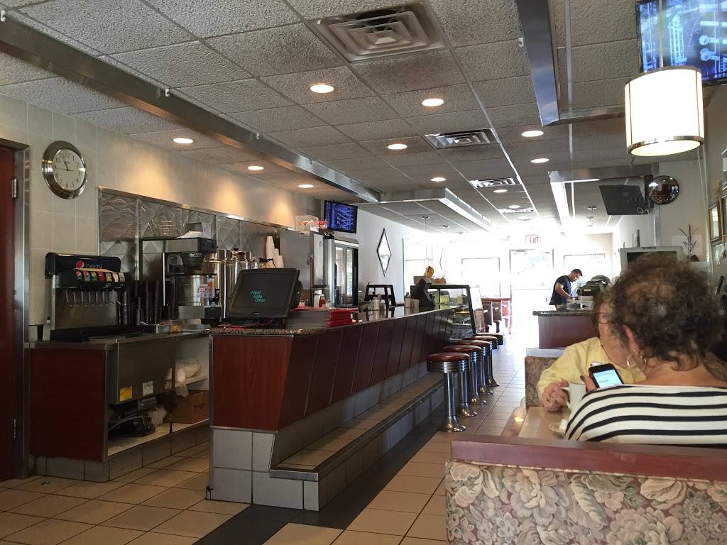 Summit West Diner | restaurant | 324 US-46, Denville, NJ 07834, USA | 9739831818 OR +1 973-983-1818