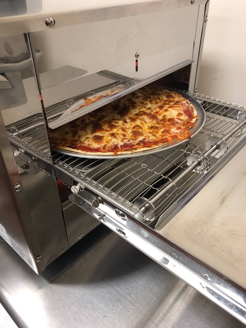 Nenas Carryout Pizza | meal takeaway | 518 N Sterling Ave, Sugar Creek, MO 64054, USA | 8163135569 OR +1 816-313-5569