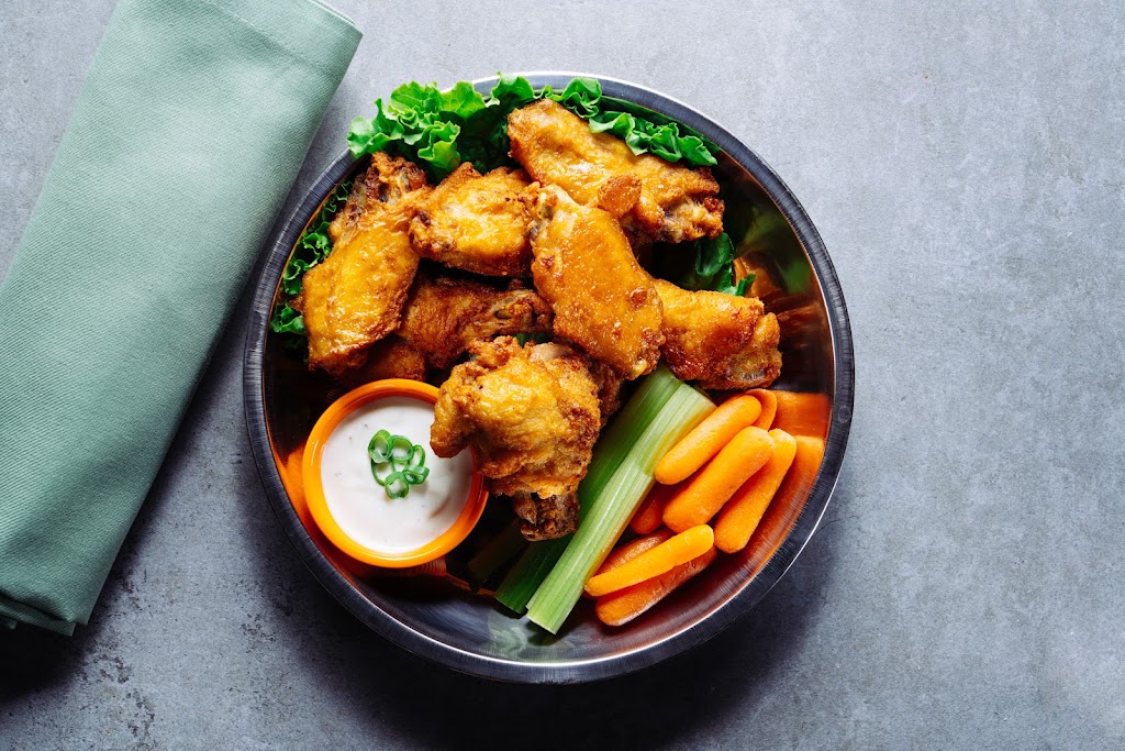 Boulders Bistro & Brew | restaurant | 3500 Orleans St Suite B, Detroit, MI 48207, USA | 3132218100 OR +1 313-221-8100