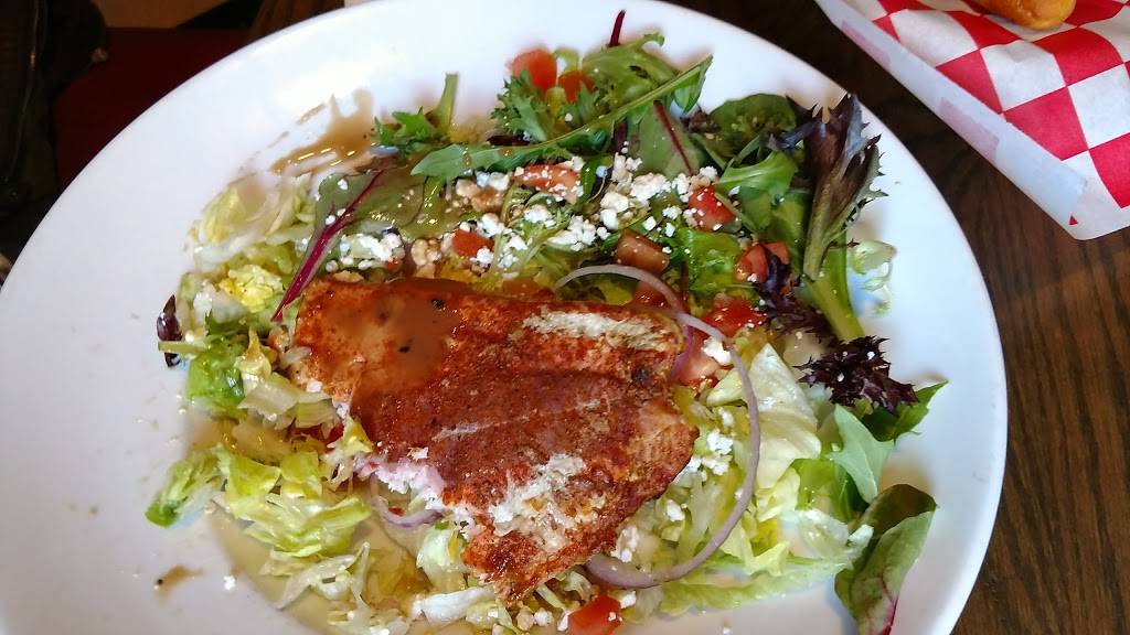 The Hangar | restaurant | 500 Flaugherty Run Rd, Coraopolis, PA 15108, USA | 7244579630 OR +1 724-457-9630