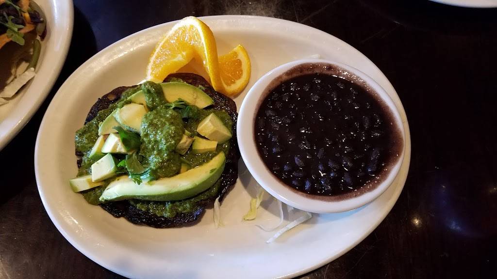 Broadneck Grill | restaurant | 74 Central Ave, Edgewater, MD 21037, USA | 4109563366 OR +1 410-956-3366