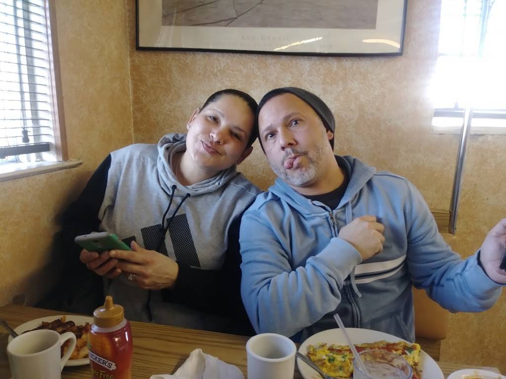 Chefs Diner | restaurant | 127 Jefferson St, Stamford, CT 06902, USA | 2033242433 OR +1 203-324-2433