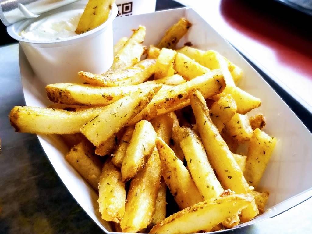 Mr Quick Drive-In | restaurant | 915 E Laketon Ave, Muskegon, MI 49442, USA | 2317226200 OR +1 231-722-6200