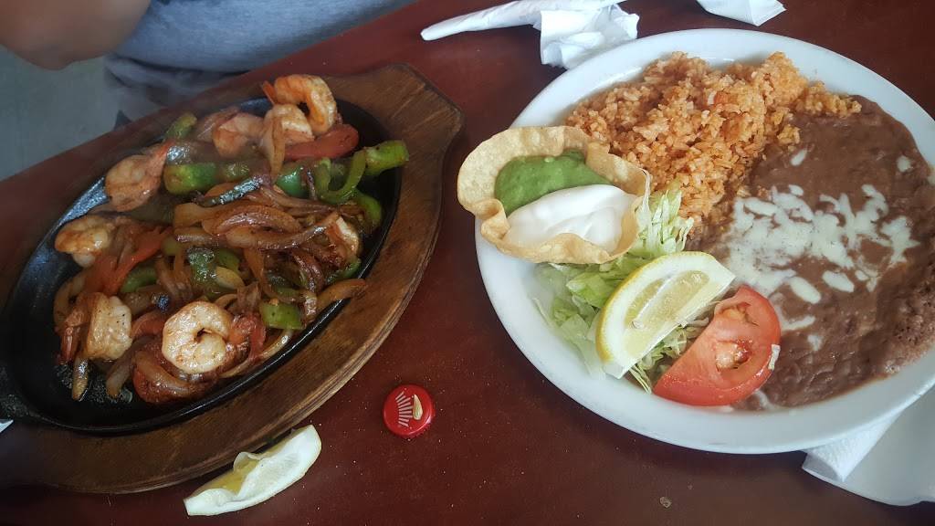 Letys Restaurant | restaurant | 1432 Ashlan Ave, Fresno, CA 93705, USA | 5592267390 OR +1 559-226-7390