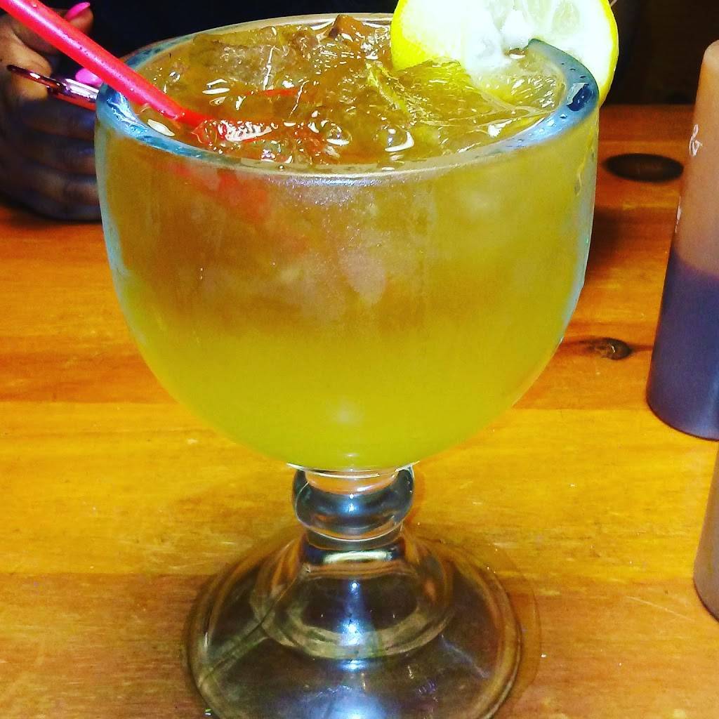 Famous Daves Bar-B-Que | restaurant | 104 NJ-70, Cherry Hill, NJ 08034, USA | 8568571520 OR +1 856-857-1520