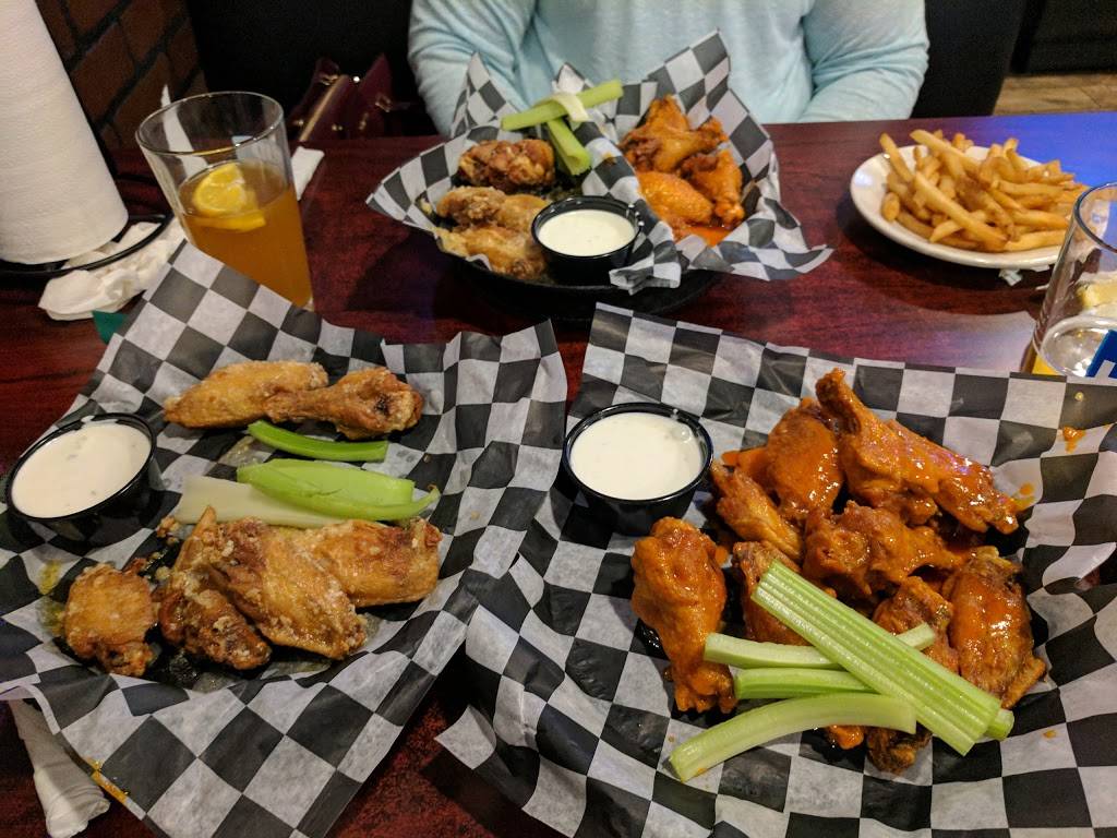 Underdog Sports Bar and Grill | restaurant | 3100 Paxton St, Harrisburg, PA 17111, USA | 7175645150 OR +1 717-564-5150