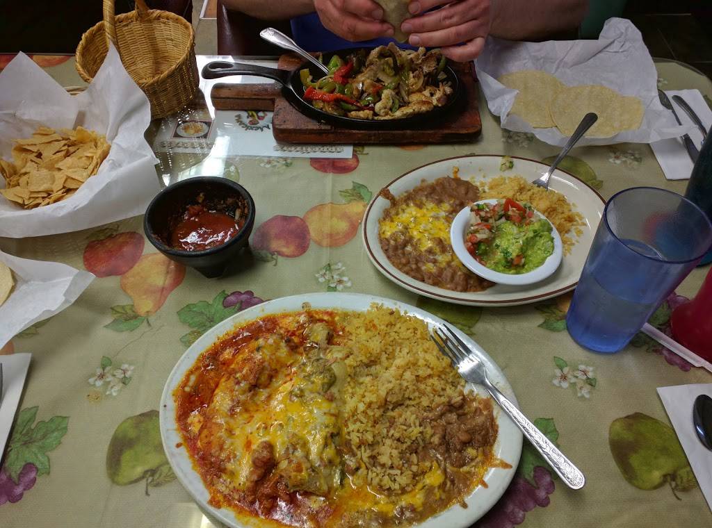 La Mexicana Restaurant | restaurant | 7495 El Camino Real, Atascadero, CA 93422, USA | 8054610409 OR +1 805-461-0409
