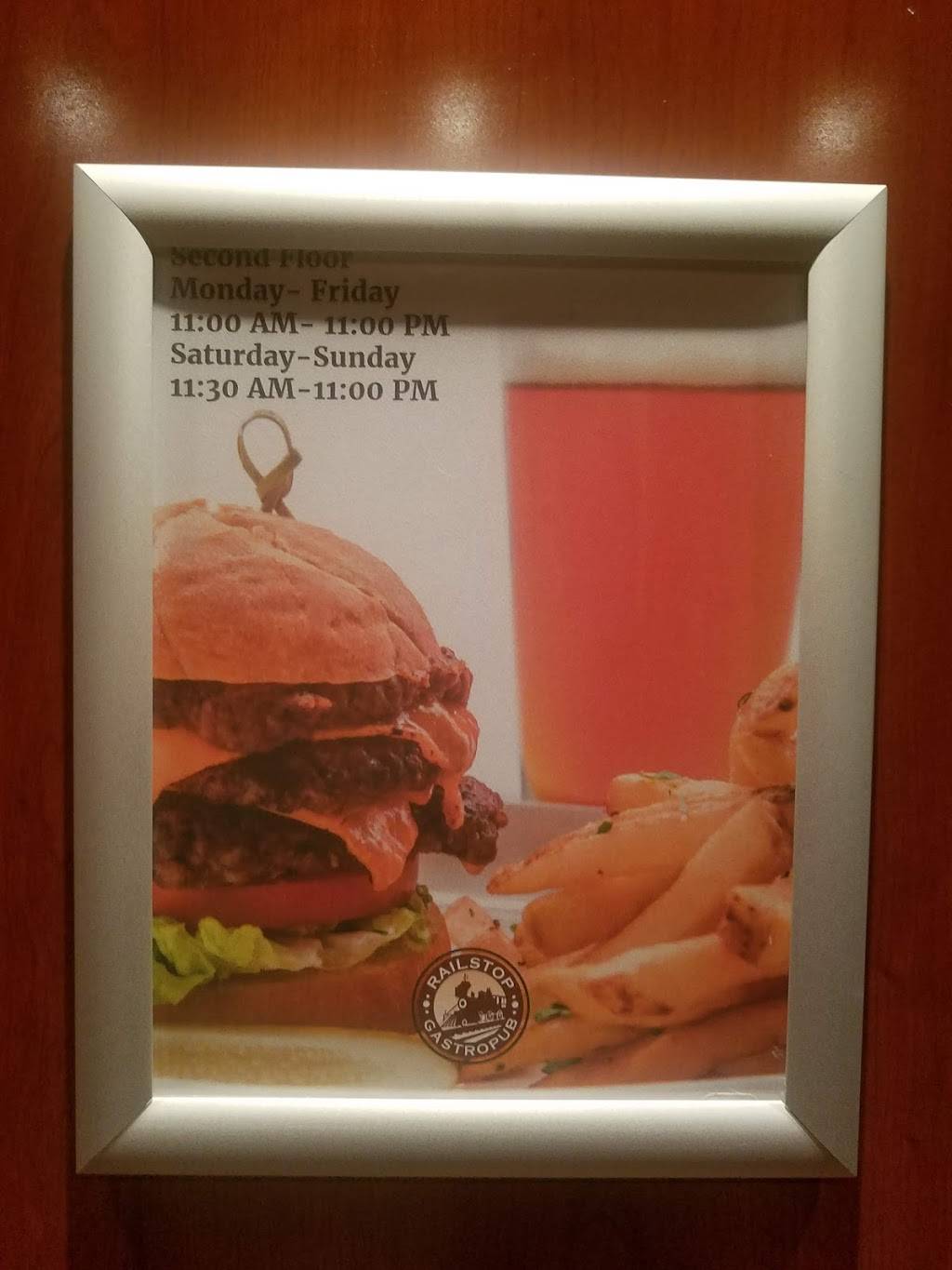 Railstop Gastropub | restaurant | 901 N Fairfax St, Alexandria, VA 22314, USA | 7036838793 OR +1 703-683-8793