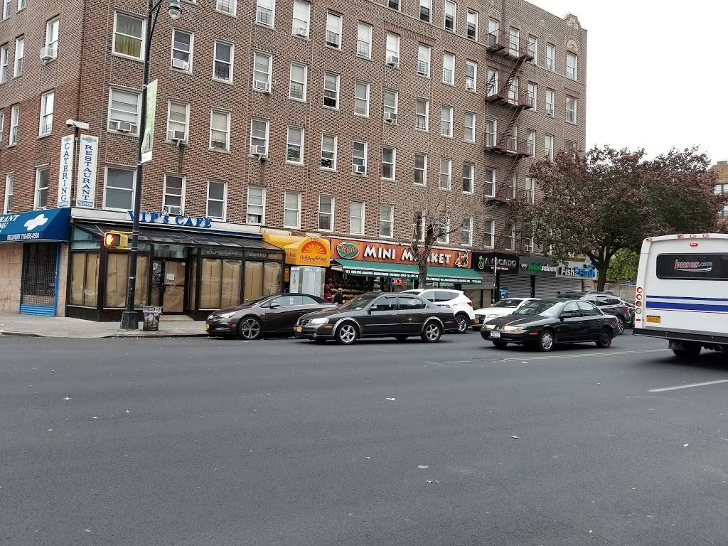 Golden Krust | restaurant | 135 E Gun Hill Rd, Bronx, NY 10467, USA | 3476028111 OR +1 347-602-8111