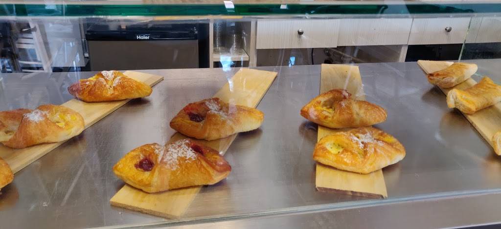 Coffee Talk | bakery | 7370 SW 57th Ave, Miami, FL 33143, USA | 3057638567 OR +1 305-763-8567