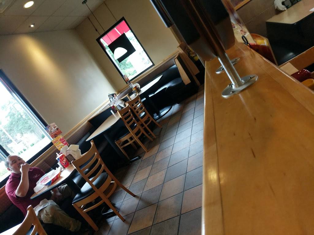 Dairy Queen Grill & Chill | restaurant | 1057 E Market St, Nappanee, IN 46550, USA | 5747733314 OR +1 574-773-3314