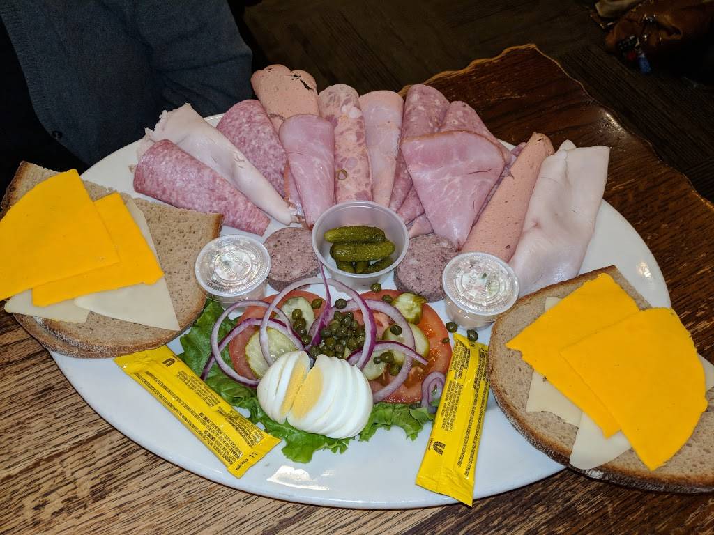 Kubys Sausage House | restaurant | 6601 Snider Plaza, Dallas, TX 75205, USA | 2143632231 OR +1 214-363-2231