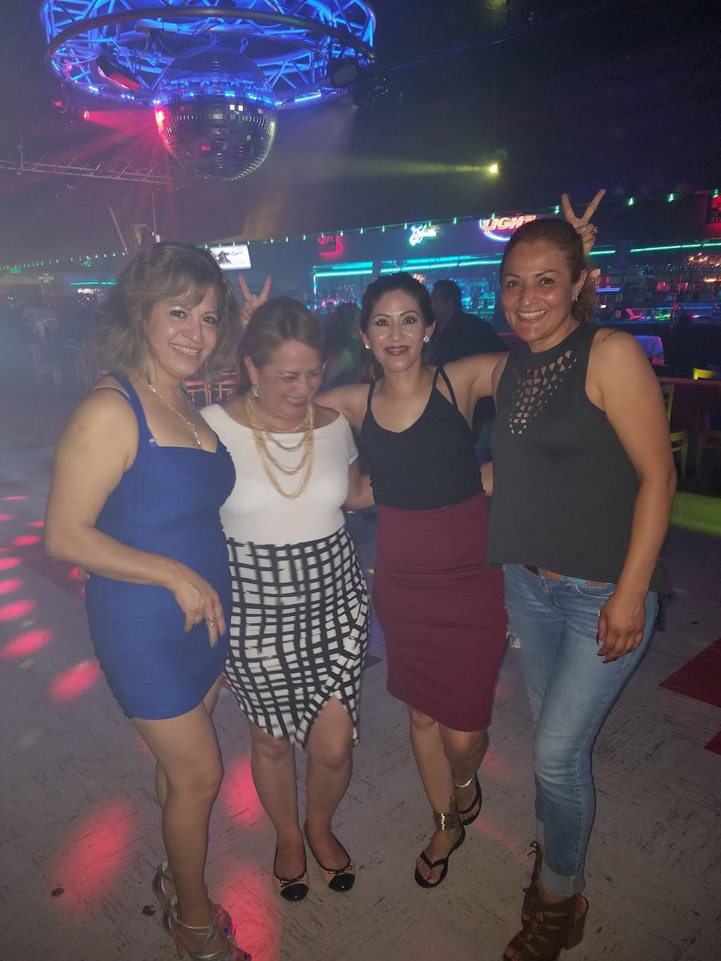 El Centenario V.I.P | restaurant | 7990 Monterey Rd, Gilroy, CA 95020, USA | 8317452649 OR +1 831-745-2649