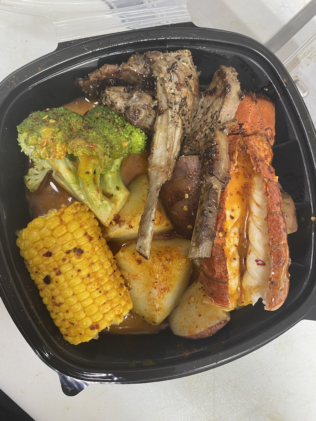 Seafood shack and steak | restaurant | 6016 Broadway, Merrillville, IN 46410, USA | 2194556637 OR +1 219-455-6637