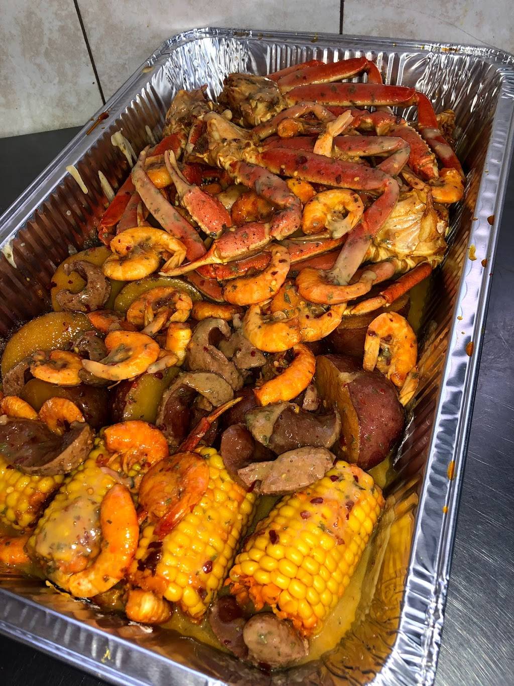 Krispy Krab | restaurant | 2518, 3100 18th Ave S, St. Petersburg, FL 33712, USA | 7273238100 OR +1 727-323-8100