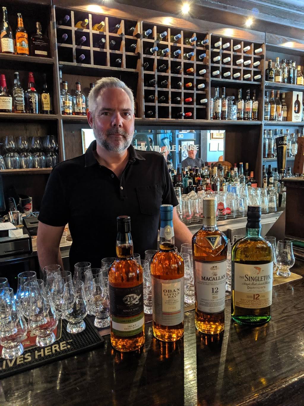 Henry VIII Ale House | restaurant | 3078 Bloor St W, Etobicoke, ON M8X 2B5, Canada | 4162371444 OR +1 416-237-1444