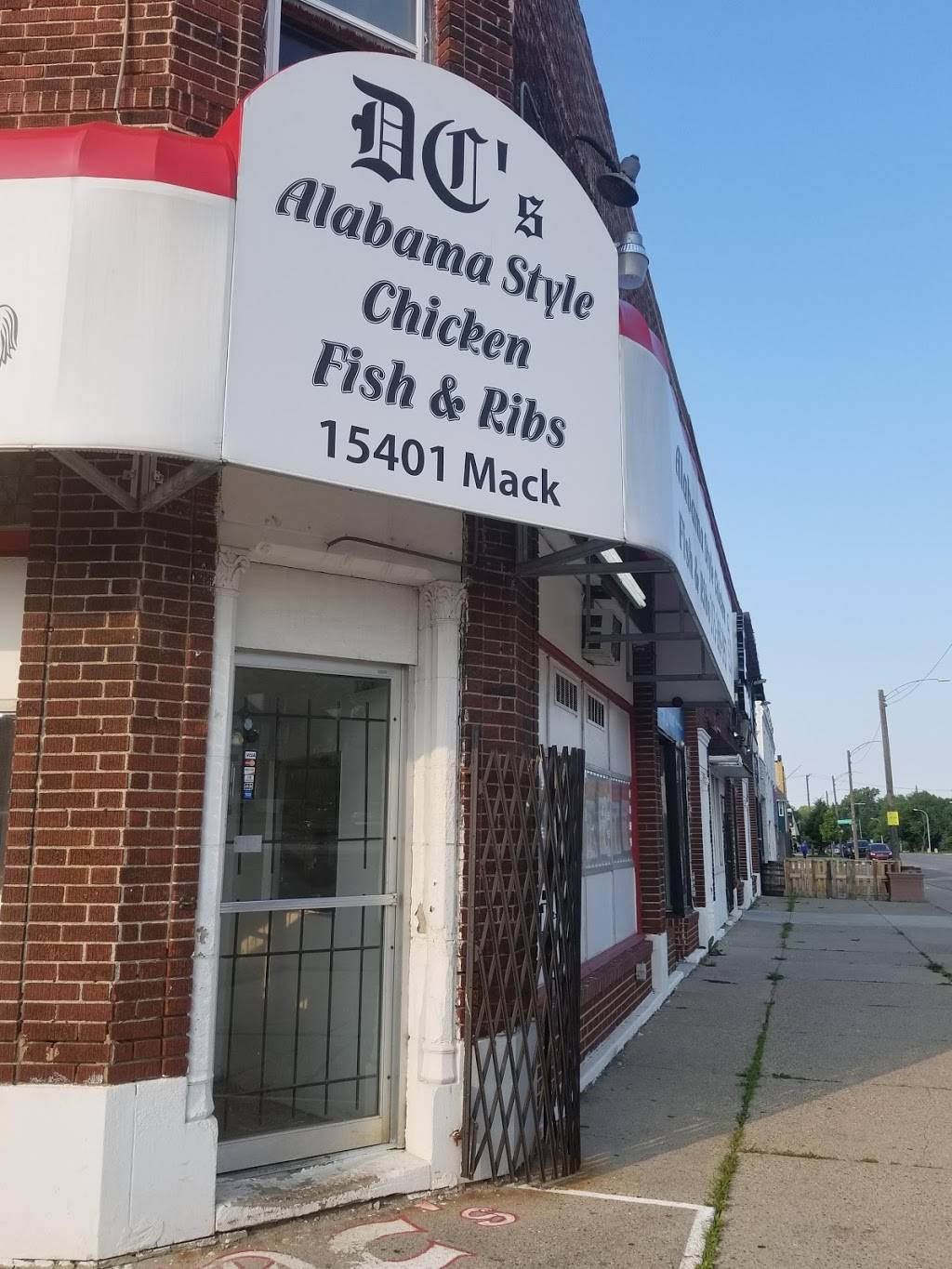 J.W.s Alabama Style Chicken And...Fish | restaurant | 15401 Mack Ave, Detroit, MI 48224, USA | 3132693957 OR +1 313-269-3957