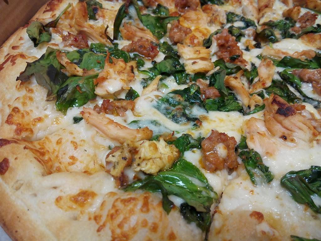 Pats Pizzeria | meal takeaway | 40 Marrows Rd, Newark, DE 19713, USA | 3027381000 OR +1 302-738-1000