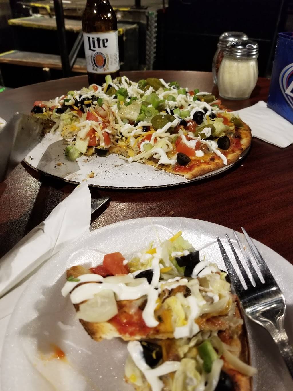 Tailgaters Sports Bar & Grill | restaurant | 431 W Boughton Rd, Bolingbrook, IL 60440, USA | 6306791994 OR +1 630-679-1994