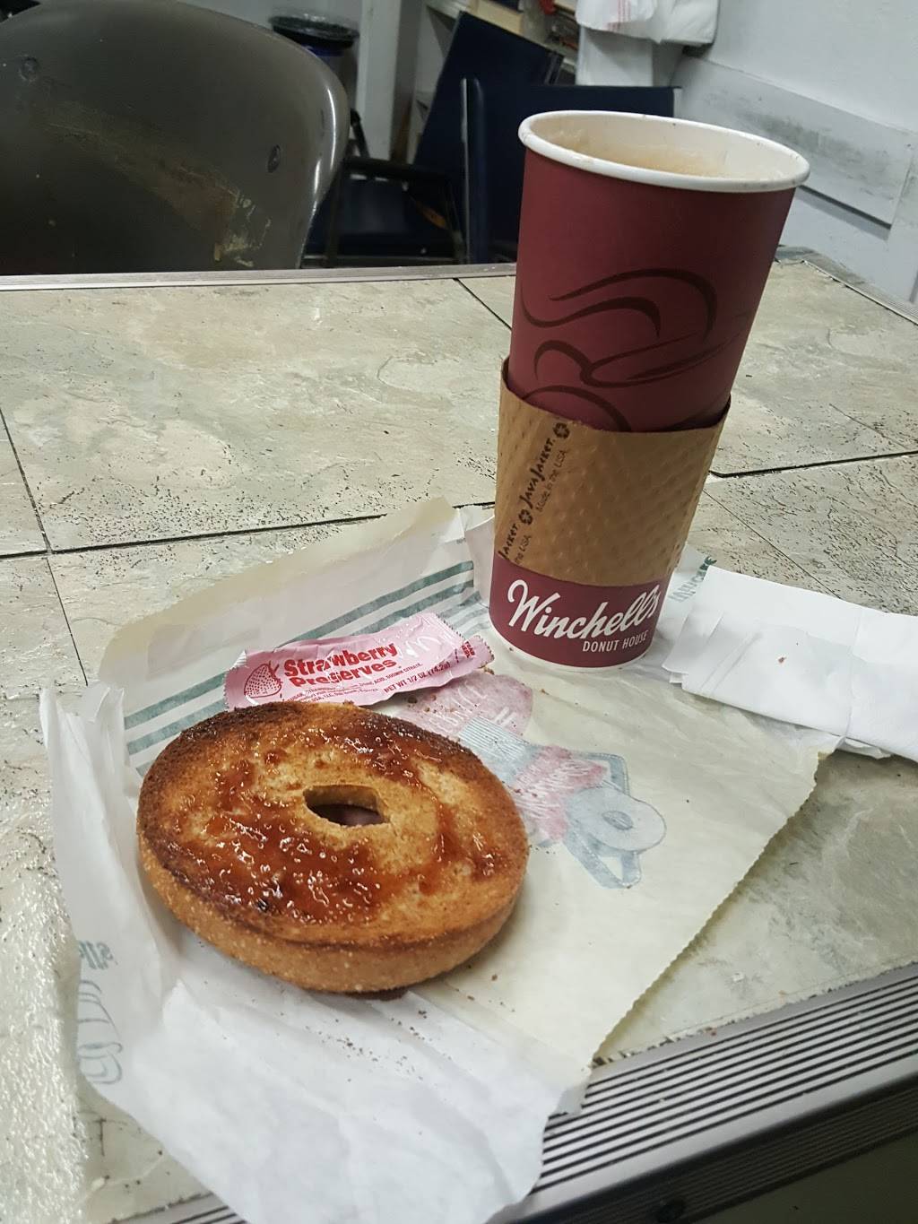 Winchells Donut House | cafe | 2501 San Pedro St, Los Angeles, CA 90011, USA | 2137459038 OR +1 213-745-9038