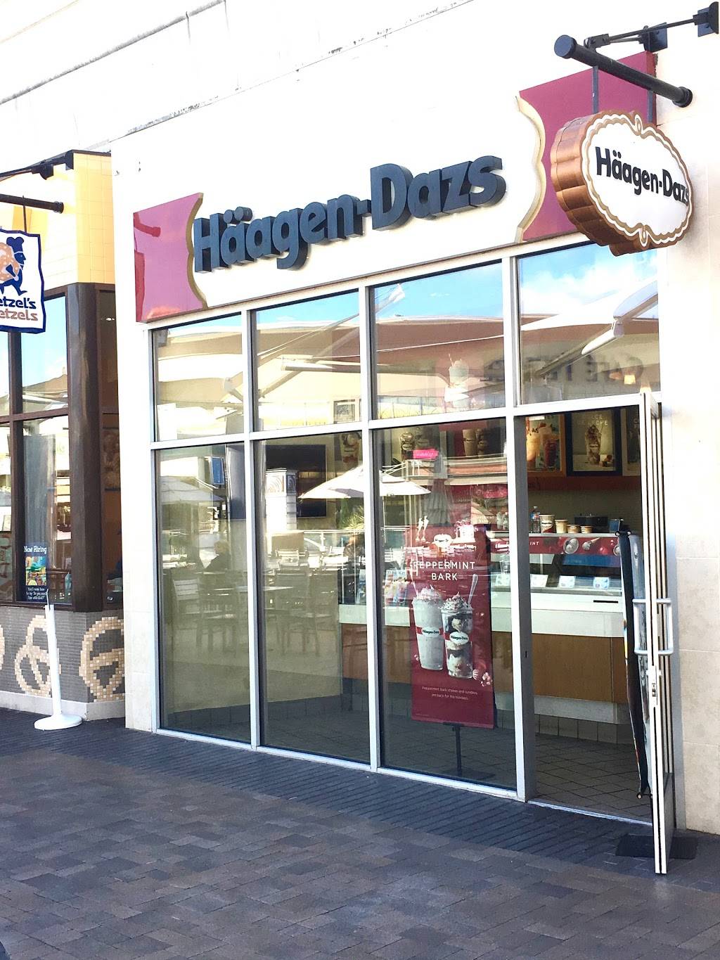 Haagen-Dazs | restaurant | 7007 Friars Rd, San Diego, CA 92108, USA | 6192970135 OR +1 619-297-0135