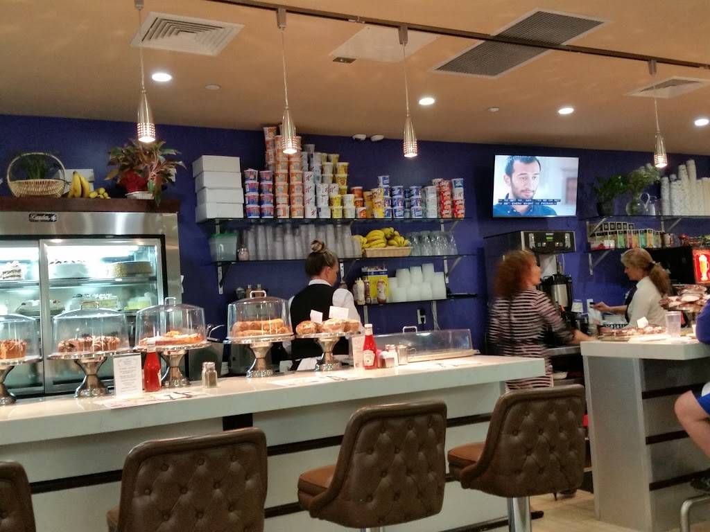 Golden Dolphin Diner | restaurant | 365 Main St, Huntington, NY 11743, USA | 6313519680 OR +1 631-351-9680