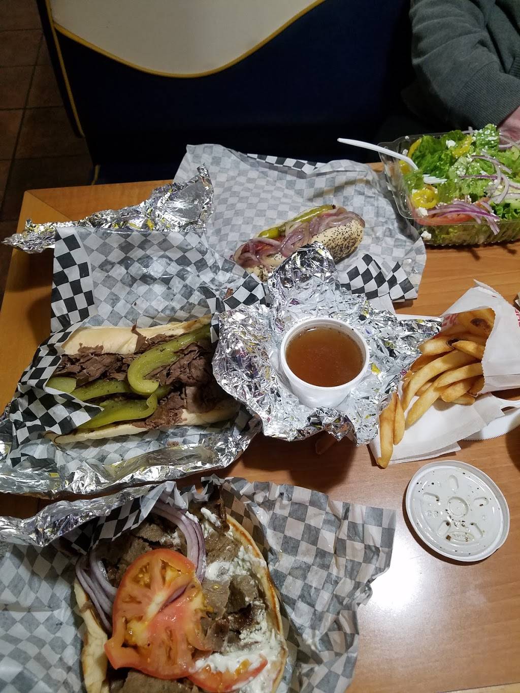 Wise Guys Gyros and Italian Beef | restaurant | 3200 Godfrey Rd, Godfrey, IL 62035, USA | 6183746400 OR +1 618-374-6400