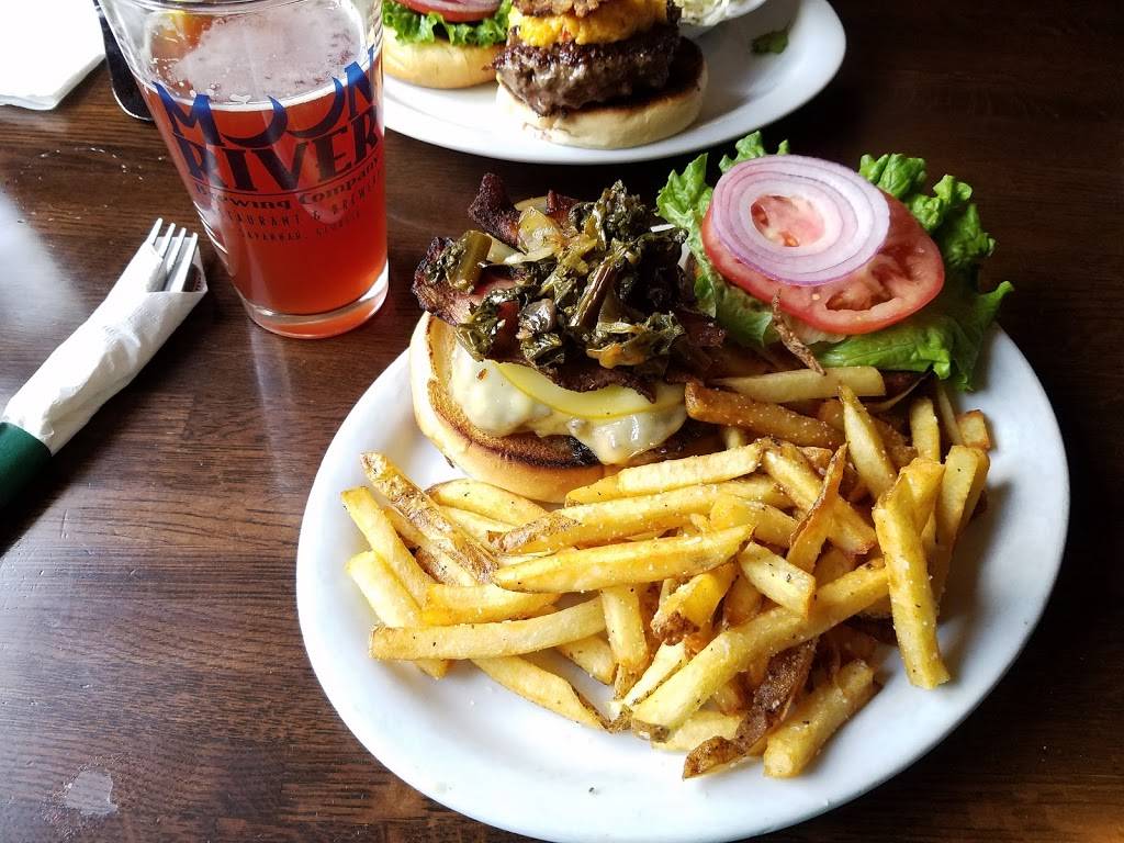 Green Truck Neighborhood Pub | restaurant | 2430 Habersham St, Savannah, GA 31401, USA | 9122345885 OR +1 912-234-5885