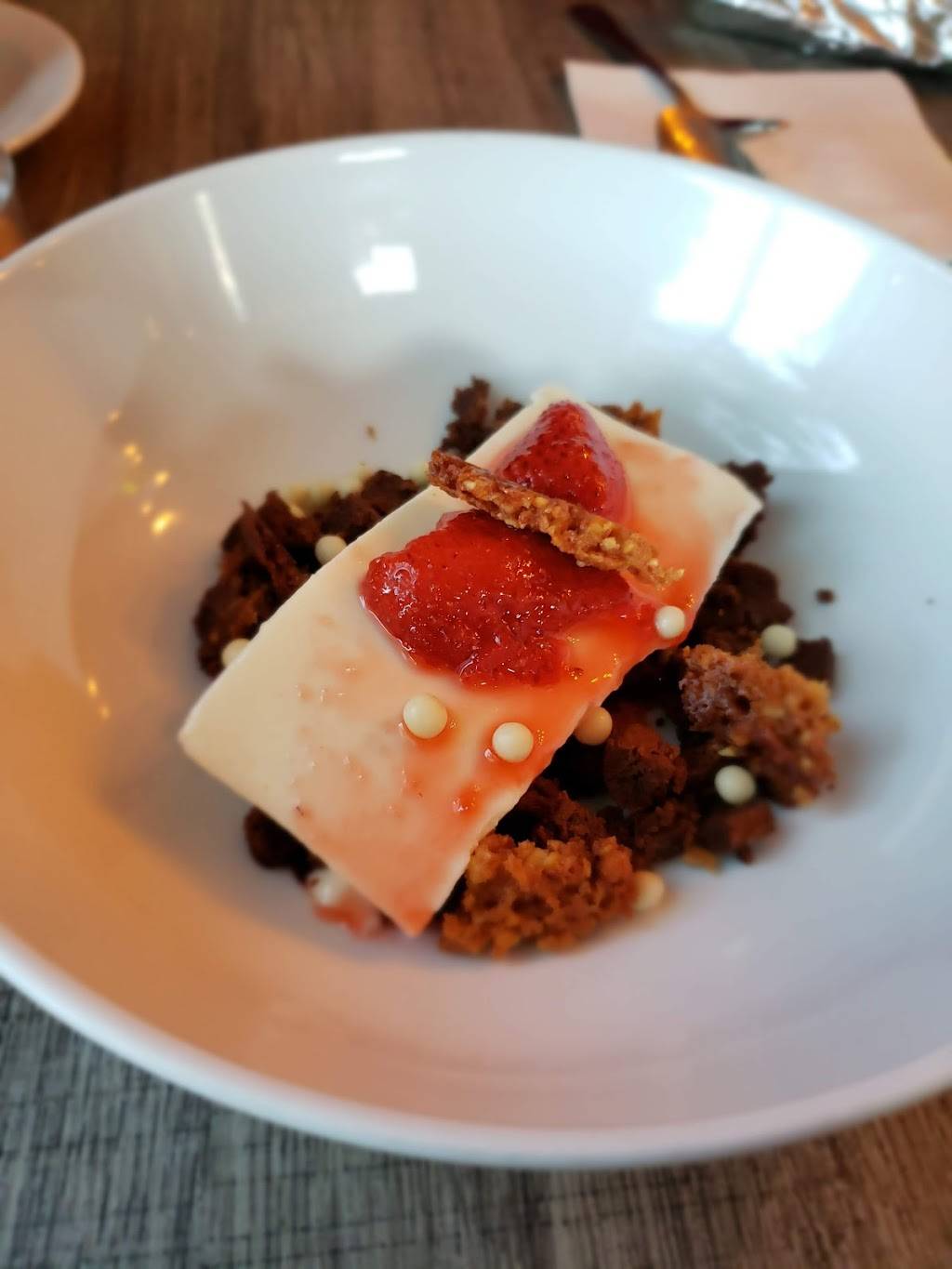 Cellar Door Restaurant | restaurant | 3003 Lake Shore Blvd W, Etobicoke, ON M8V 1K2, Canada | 4162530303 OR +1 416-253-0303