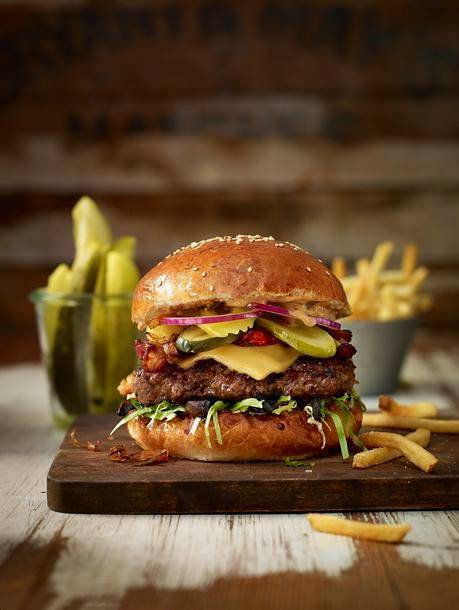 Queens Wings & Pizza | restaurant | 6826 Piedmont Center Plaza, Gainesville, VA 20155, USA | 5712845900 OR +1 571-284-5900