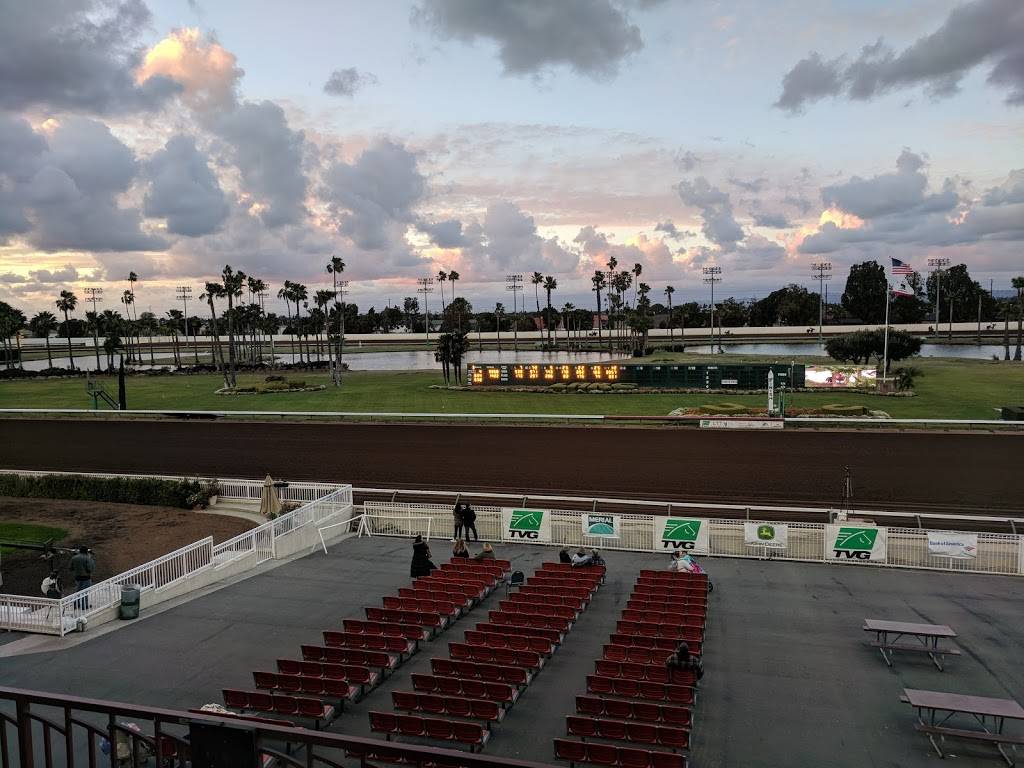 Los Alamitos Race Course | restaurant | 4961 Katella Ave, Cypress, CA 90720, USA | 7148202800 OR +1 714-820-2800